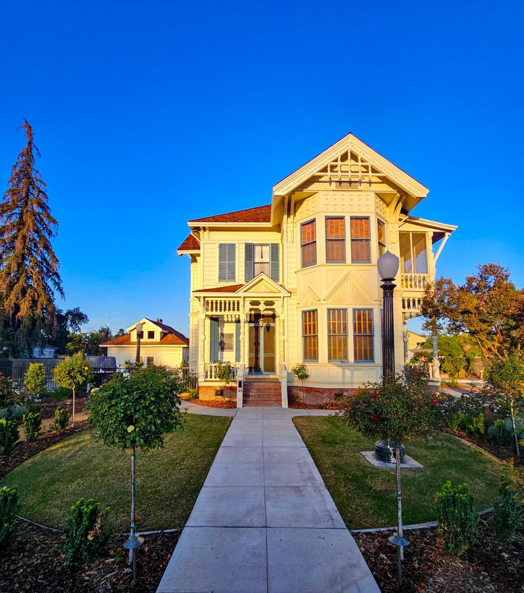 The Jd Hyde Historic Inn Visalia Esterno foto